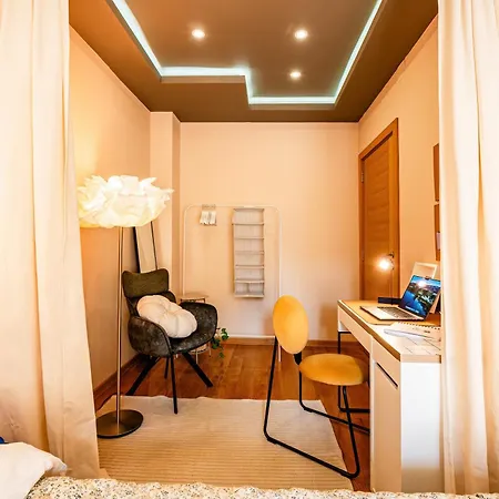 Play Cloud With Cinema & Foosball Old Town Heart Apartmán