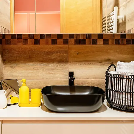 Daire Play Cloud With Cinema & Foosball Old Town Heart *