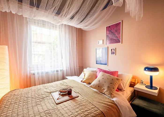 Play Cloud With Cinema & Foosball Old Town Heart بلغراد